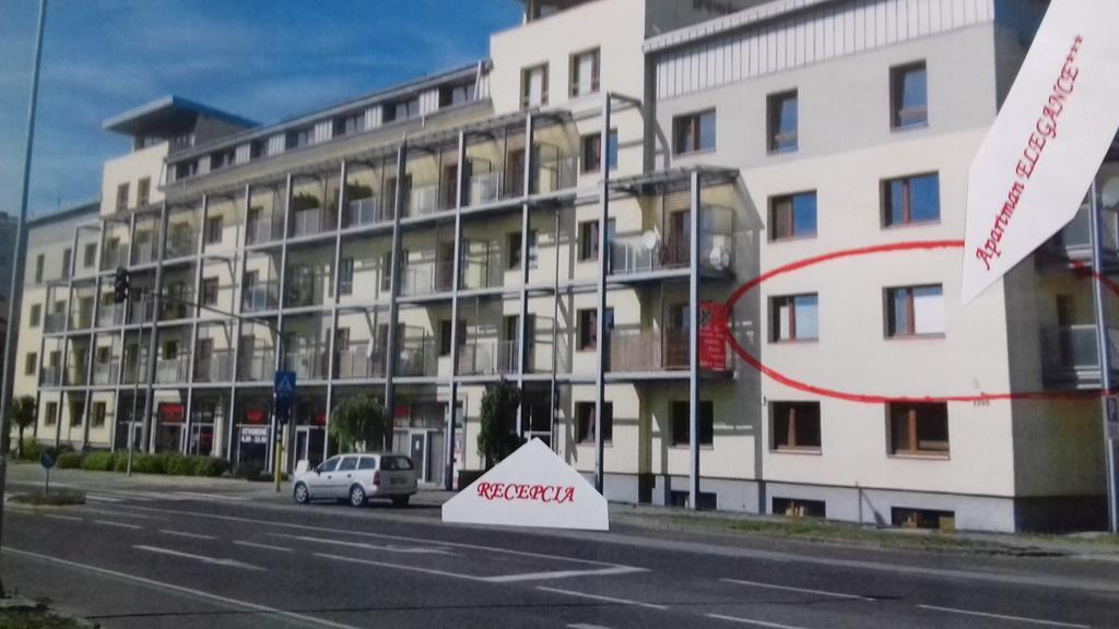 Apartman Elegance Liptovsky Mikulas Bagian luar foto